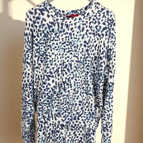 n:Philanthropy- Sweatshirt & Pants set in Navy Animal Smudge - Picture 4 of 5